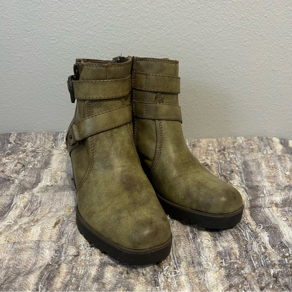 BareTraps Tan/Muted Olive Buckle Ankle Boots